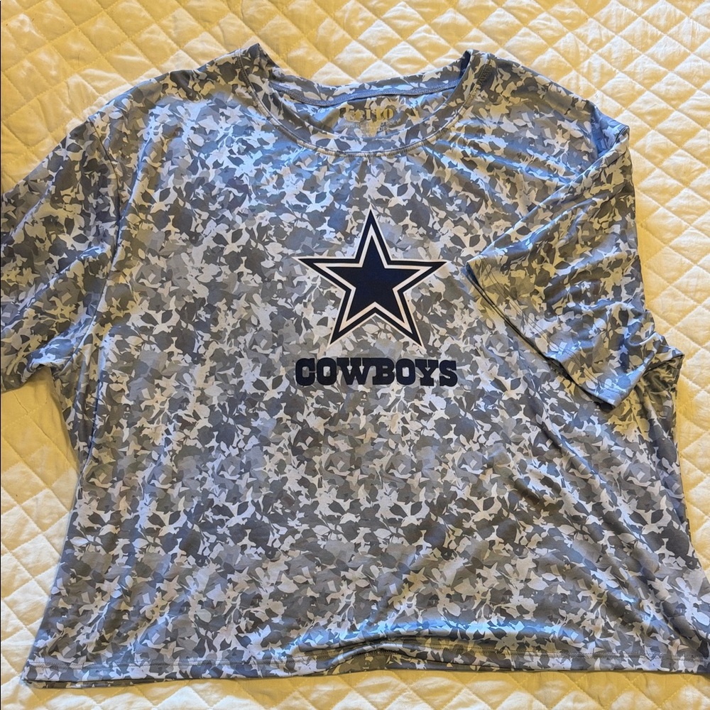Dallas Cowboys Women’s Gray Camo Tee with Star Logo